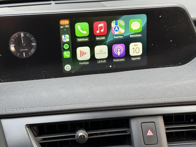 Lexus Ux 300e Business 54 kWh / Automaat / Cruise Control Adaptief / Apple&Android Carplay / Camera / Bluetooth / DAB / Climate Control / NAP