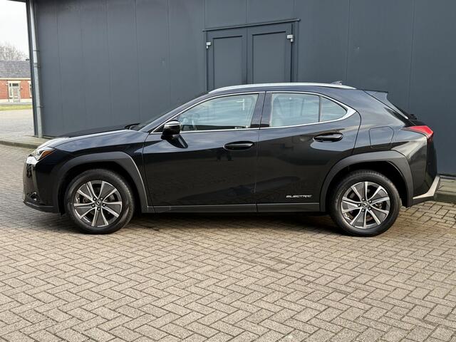Lexus Ux 300e Business 54 kWh / Automaat / Cruise Control Adaptief / Apple&Android Carplay / Camera / Bluetooth / DAB / Climate Control / NAP