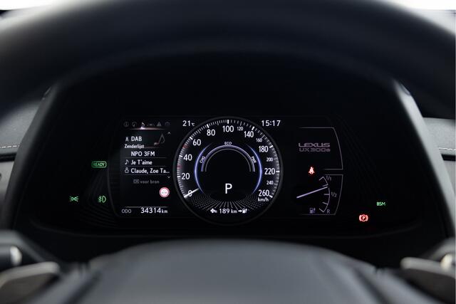 Lexus Ux 300e Executive 54 kWh | Head-up display | Groot Navigatie | 360 Camera | Apple Carplay | Mark Levinson |