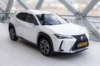 lexus-ux-300e-executive-54-kwh--he