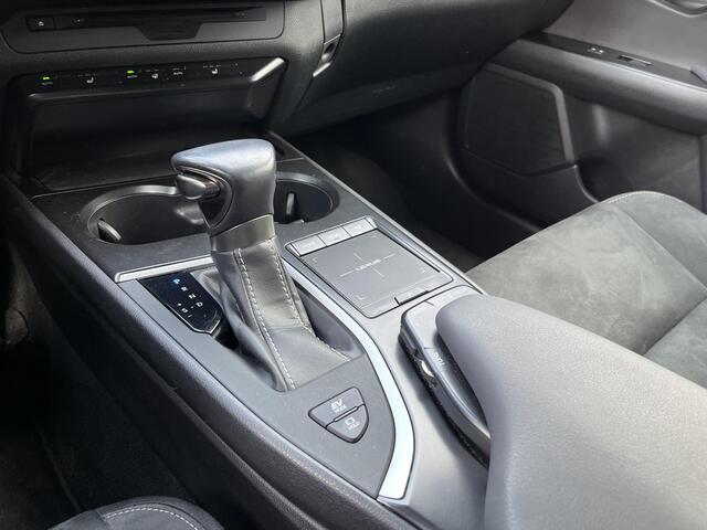 Lexus Ux 250h Business Line *Trekhaak*Stoelverwarming*