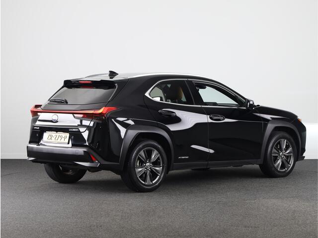 Lexus Ux 250h First Edition | Navigatie | Lederen bekleding | Apple Carplay /- Android Auto |
