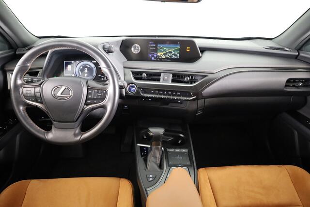 Lexus Ux 250h First Edition | Navigatie | Lederen bekleding | Apple Carplay /- Android Auto |