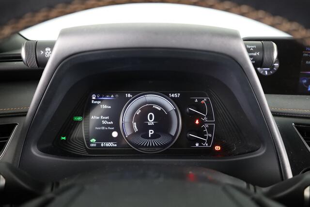 Lexus Ux 250h First Edition | Navigatie | Lederen bekleding | Apple Carplay /- Android Auto |
