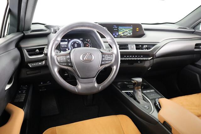 Lexus Ux 250h First Edition | Navigatie | Lederen bekleding | Apple Carplay /- Android Auto |