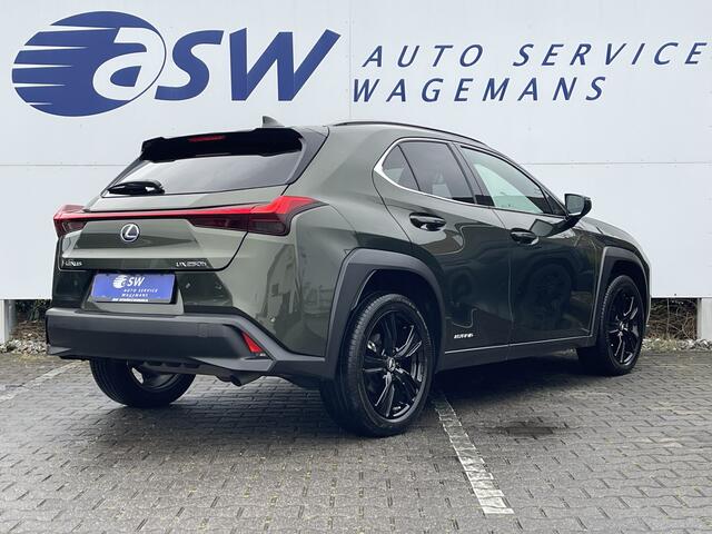 Lexus Ux 250h Style+ Edition | Camera | Carplay | LED | 18 inch