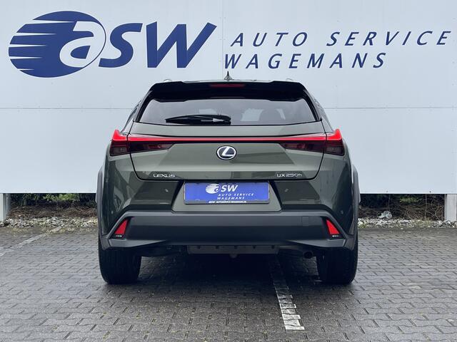 Lexus Ux 250h Style+ Edition | Camera | Carplay | LED | 18 inch