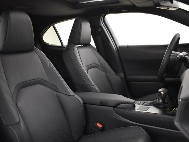Lexus Ux 250h Executive Line | Alarm | Schuif/ kanteldak | PDC V+A | BLS