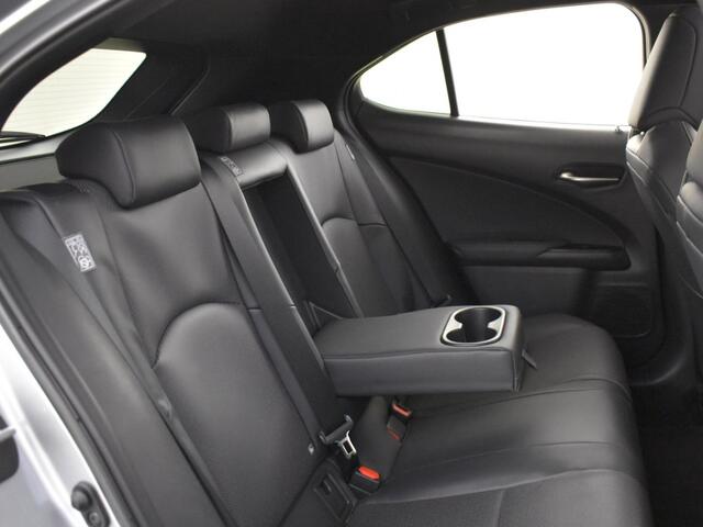 Lexus Ux 250h Executive Line | Alarm | Schuif/ kanteldak | PDC V+A | BLS