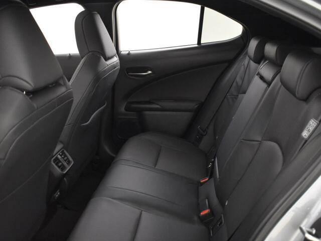 Lexus Ux 250h Executive Line | Alarm | Schuif/ kanteldak | PDC V+A | BLS
