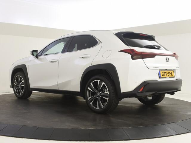 Lexus Ux UX 250h Luxury Edition | Leder Interieur | PDC V+A | Stuur en St