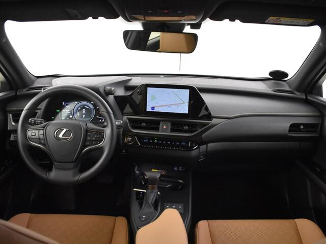 Lexus Ux UX 250h Luxury Edition | Leder Interieur | PDC V+A | Stuur en St