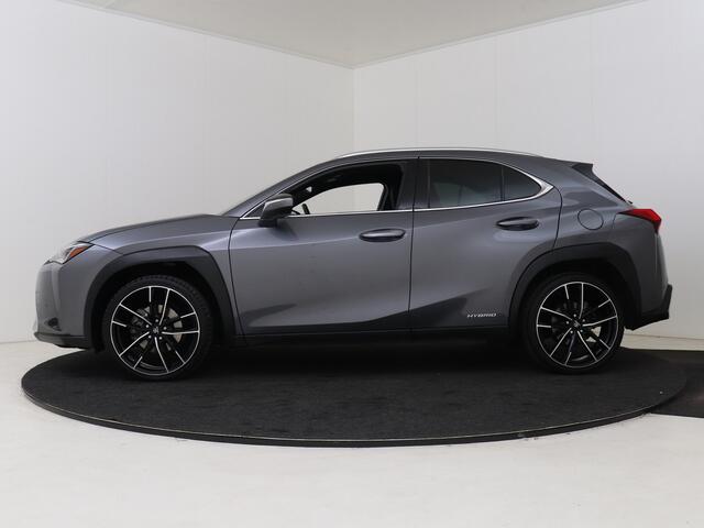 Lexus Ux 250h Business Line Go | 20" Velgen | Parkeersensoren | Apple Carplay & Android Auto |