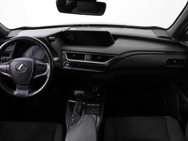 Lexus Ux 250h Business Line Go | 20" Velgen | Parkeersensoren | Apple Carplay & Android Auto |