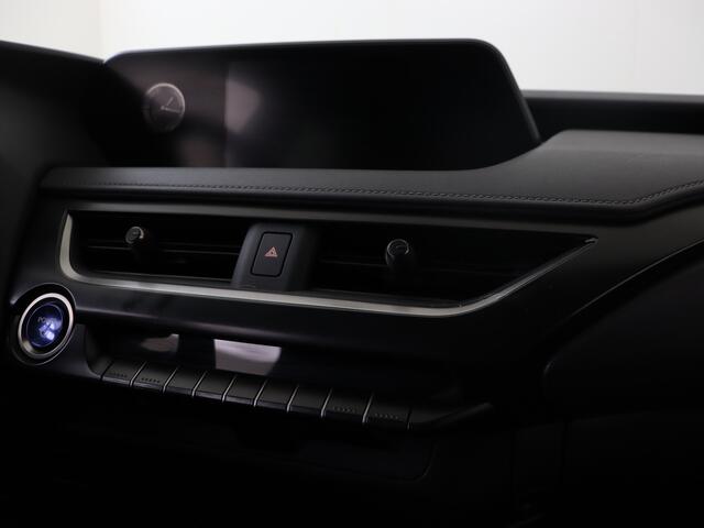 Lexus Ux 250h Business Line Go | 20" Velgen | Parkeersensoren | Apple Carplay & Android Auto |
