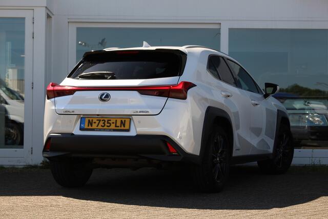 Lexus Ux 250h Hybrid Comfort Line I Parelwit I Applecarplay I Camera