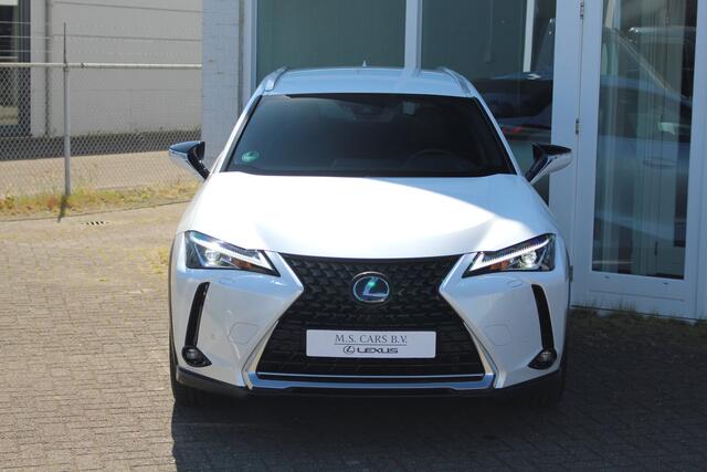 Lexus Ux 250h Hybrid Comfort Line I Parelwit I Applecarplay I Camera