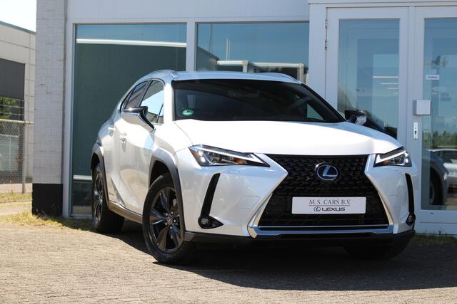 Lexus Ux 250h Hybrid Comfort Line I Parelwit I Applecarplay I Camera