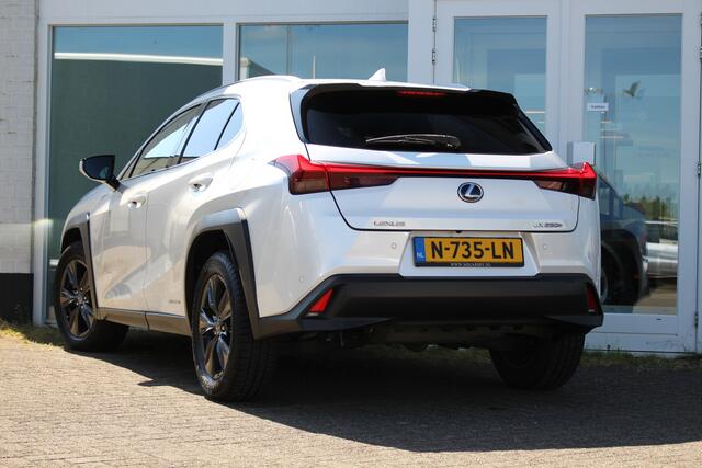 Lexus Ux 250h Hybrid Comfort Line I Parelwit I Applecarplay I Camera