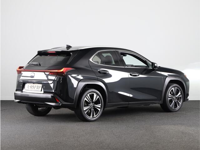 Lexus Ux 250h Preference Line *RIJKLAAR* | Parkeersensoren | NL-Auto | Dodehoek Ass. |