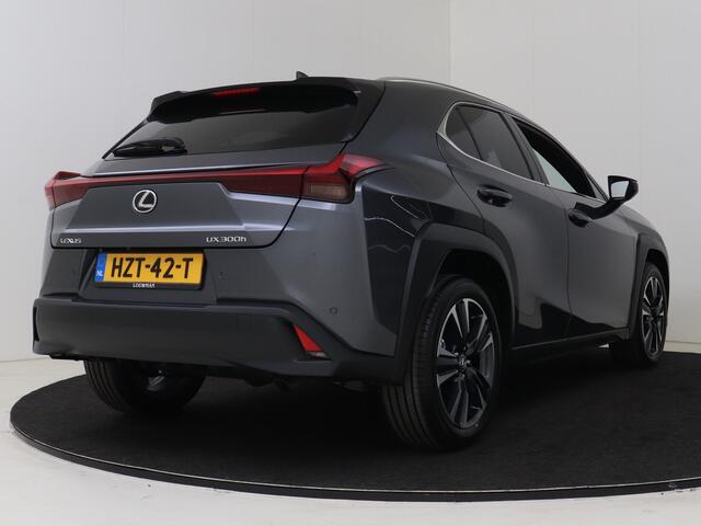 Lexus Ux 300h Business Line | Blind Spot Monitor | Draadloze Telefoonoplader | 18" Lichtmetalen Velgen |