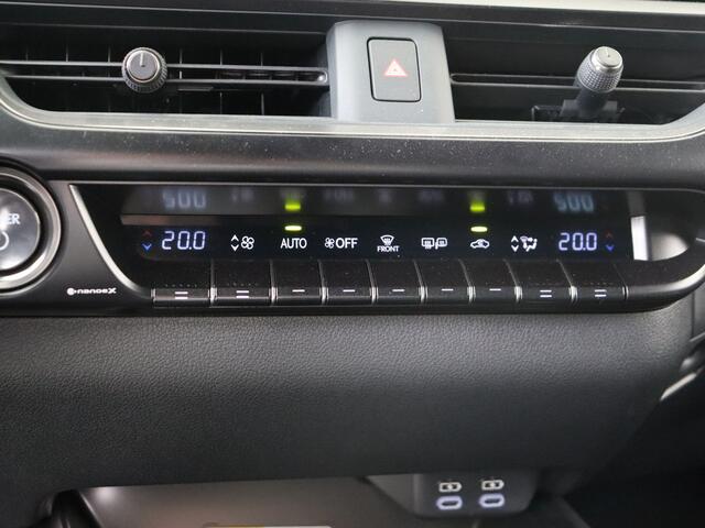 Lexus Ux 300h Business Line | Blind Spot Monitor | Draadloze Telefoonoplader | 18" Lichtmetalen Velgen |