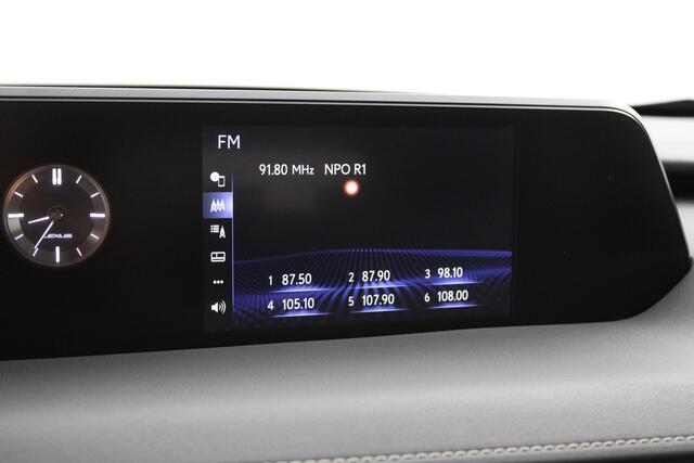 Lexus Ux 250h Luxury Line | Dealeronderhouden | Schuif-/kanteldak | Stoelverwarming | Lederen bekleding