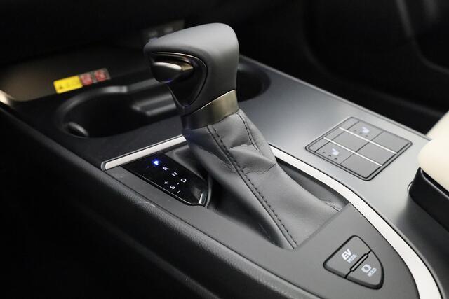 Lexus Ux 250h Luxury Line *DEMO* | Ivoor Leder Interieur + Stoelverwarming |