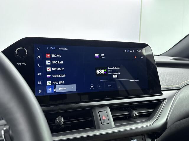 Lexus Ux 300h Luxury Line | Head-Up Display | Carplay | Stoel & Stuurverwarming |