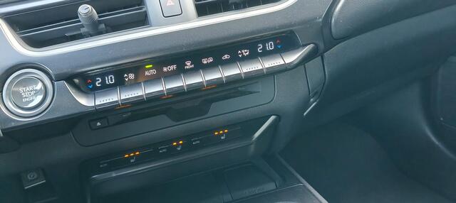 Lexus Ux 200 Preference Line *t/m 10de bouwjaar garantie!