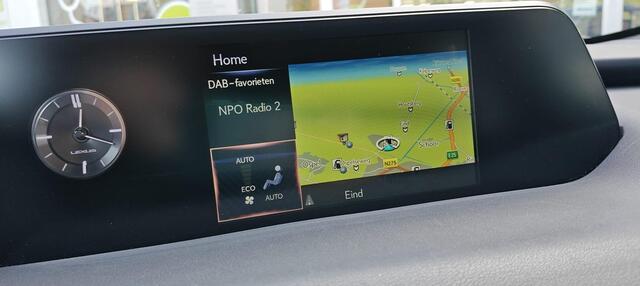 Lexus Ux 200 Preference Line *t/m 10de bouwjaar garantie!