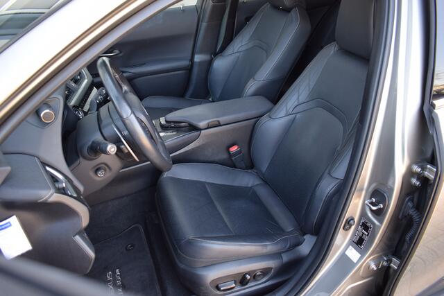 Lexus Ux 300e Executive 54 kWh Panodak! | Mark Levinson Sound