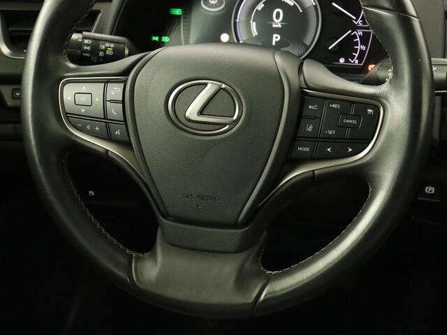 Lexus Ux 250h AWD | Carplay | Adaptive cruise | Alcantara | Camera | Full LED | Navigatie | Bluetooth | Digital Cockpit