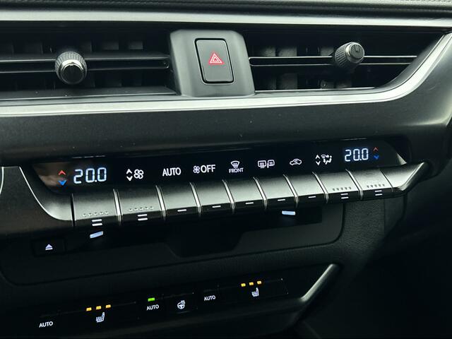 Lexus Ux 250h Business Line | Apple Carplay/ Android Auto | Stuur- en Stoelverwarming | Parkeersensoren voor+achter |