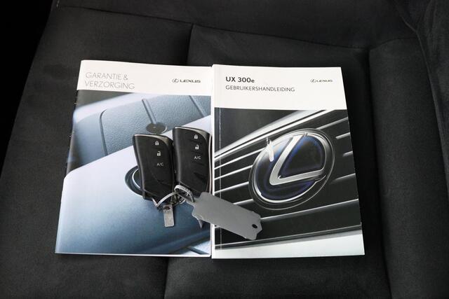 Lexus Ux 300e Business 54 kWh | 315km WLTP | Elektrisch verstelbare stoelen | Achteruitrijcamera | Apple Carplay