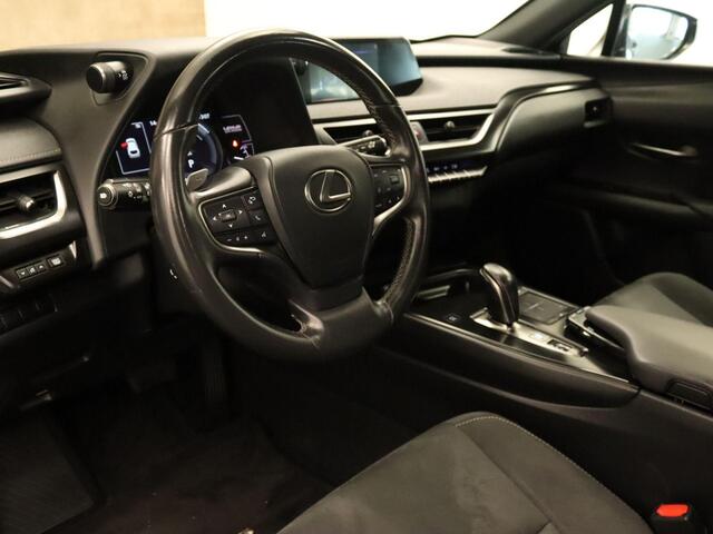 Lexus Ux 300e Business 54 kWh - ORIGINEEL NEDERLANDSE AUTO - CLIMATE CONTROL - ACHTERUITRIJCAMERA - 17 INCH LICHT METALEN VELGEN - ALCANTARA BEKLEDING - ELEKTRISCH VERSTELBARE VOORSTOELEN - ADAPTIEVE CRUISE CONTROL