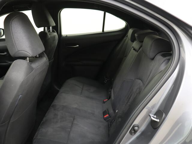 Lexus Ux 250h Business Line | Camera | Navigatie | Clima | Keyless Entry | Rijklaar prijs!