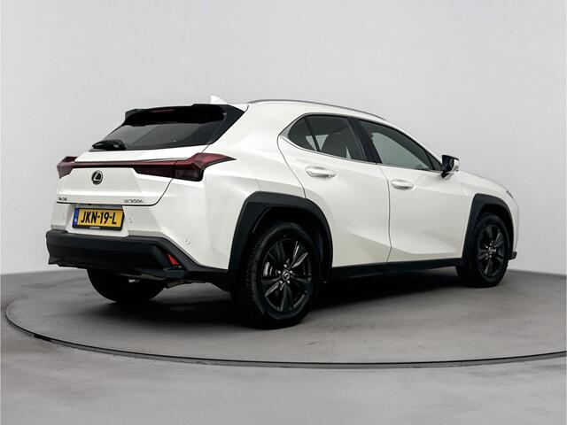 Lexus Ux 300h Urban Line | Parkeersensoren | Adaptive Cruise | Carplay |