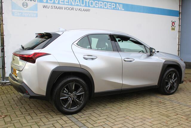Lexus Ux 250h | Achteruitrijcamera | Keyless entry/start | Climate controle | Cruise controle | Lane Assist | DAB | Draadloze telefoonlader | Apple CarPlay/Android Auto | Virtual cockpit |