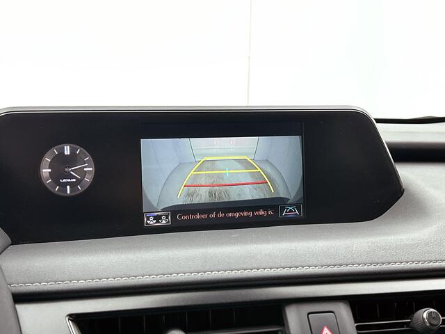 Lexus Ux 250h Preference Line | 18" Velgen | Keyless Entry | Apple Carplay & Android Auto |