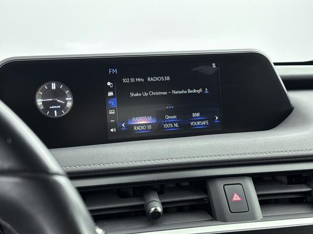 Lexus Ux 250h First Edition | Navigatie/Carplay | Parkeersensoren | Adaptive Cruise Control |