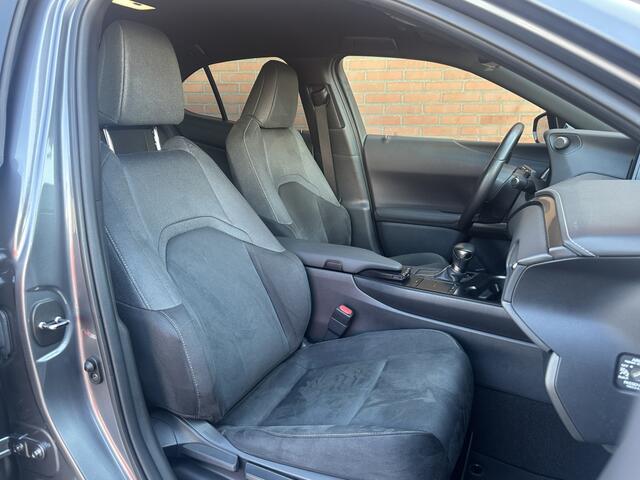 Lexus Ux 250h Premium Alcantara Climate Control Nieuwe Banden