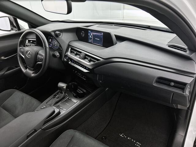 Lexus Ux 250h Preference Line | Keyless Entry | Stoel en Stuurverwarming | Dodehoek Sensor |