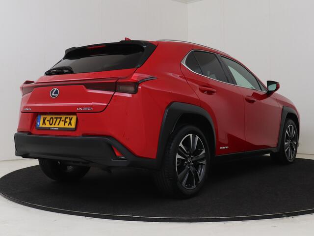 Lexus Ux 250h Business Line | Achteruitrij camera | Navigatie | LM velgen | Adaptive cruise control |