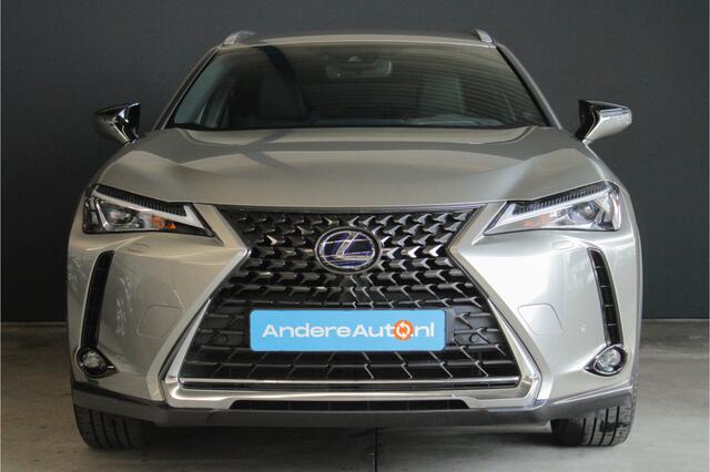 Lexus Ux 250h Preference Line |stoel/stuurverwarming|parkeersensoren|18"|Apple/Android|ACC|