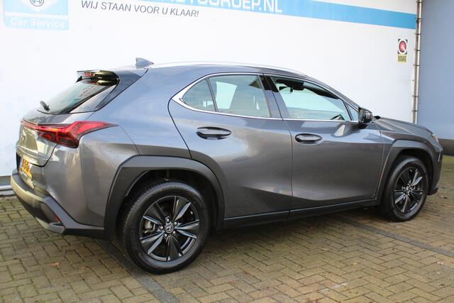 Lexus Ux 250h | Achteruitrijcamera | Keyless entry/start | Climate controle | Cruise controle | Lane Assist | DAB | Draadloze telefoonlader | Apple CarPlay/Android Auto | Virtual cockpit |