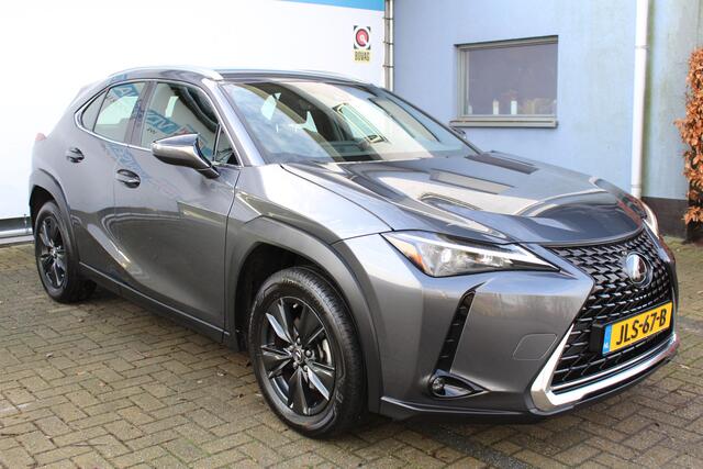 Lexus Ux 250h | Achteruitrijcamera | Keyless entry/start | Climate controle | Cruise controle | Lane Assist | DAB | Draadloze telefoonlader | Apple CarPlay/Android Auto | Virtual cockpit |