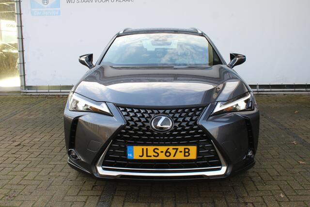 Lexus Ux 250h | Achteruitrijcamera | Keyless entry/start | Climate controle | Cruise controle | Lane Assist | DAB | Draadloze telefoonlader | Apple CarPlay/Android Auto | Virtual cockpit |