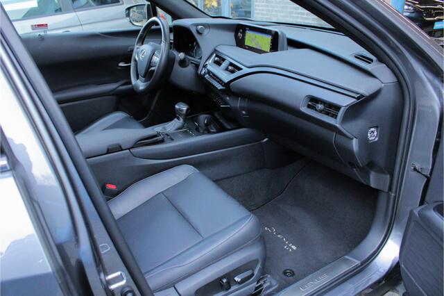 Lexus Ux 250h Executive Line |nieuw onderhoud|President Pack|pano|leder|dealer onderhouden|360 camera|