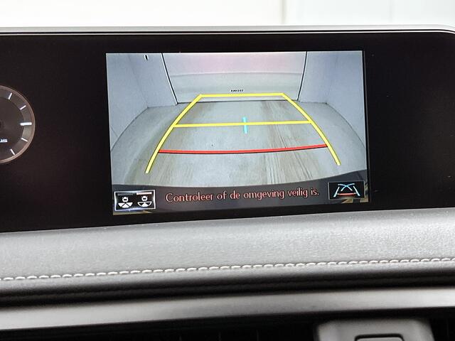 Lexus Ux 250h Business Line | Parkeersensoren | Stoelverwarming | Stuurverwarming |